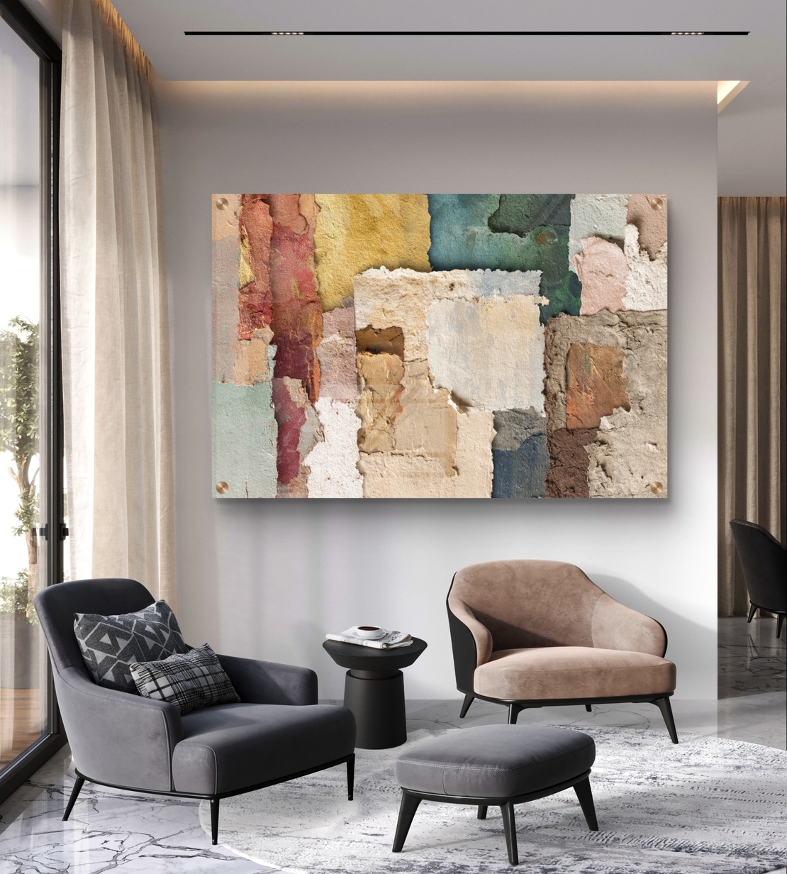 תמונת זכוכית אבסטרקטית עם שכבות וטקסטורות בגווני אדמה, חול ותכלת בעיצוב מודרני ורגוע