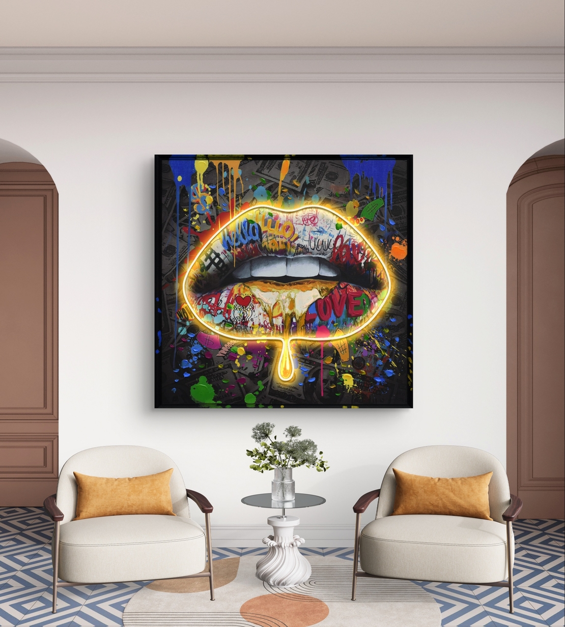 תמונת LED שפתיים גרפיטי עם זהב נוזלי – מופעלת על סוללות וכוללת שלט רחוק דגם LED1013 -מידה 83*83 ס