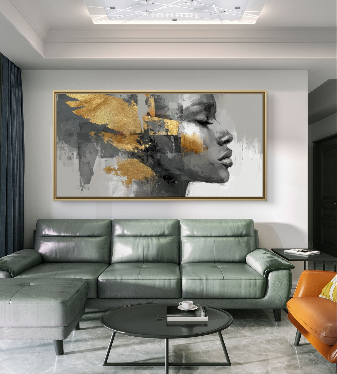 תמונת קיר יוקרתית לסלון – דיוקן אישה באמנות אבסטרקט עם זהב מטאלי ואפור בטון