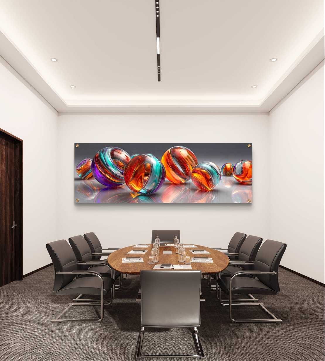 תמונת זכוכית פנורמית אבסטרקטית עם אלמנטים צבעוניים מבריקים בגווני כתום, טורקיז וסגול בעיצוב מודרני ויוקרתי