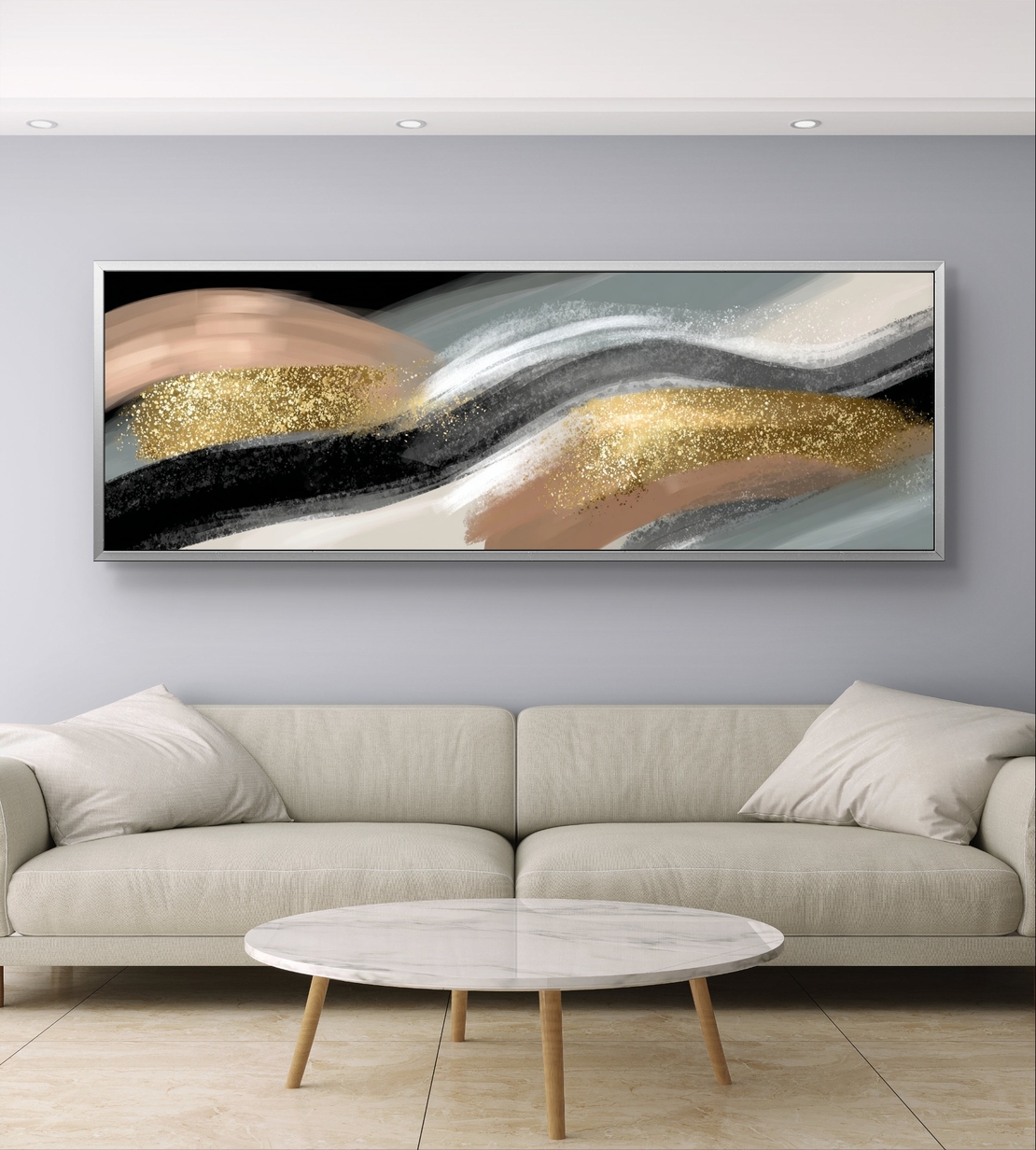 ציור קיר פנורמי דרמטי עם קווים זורמים וזהב מנצנץ