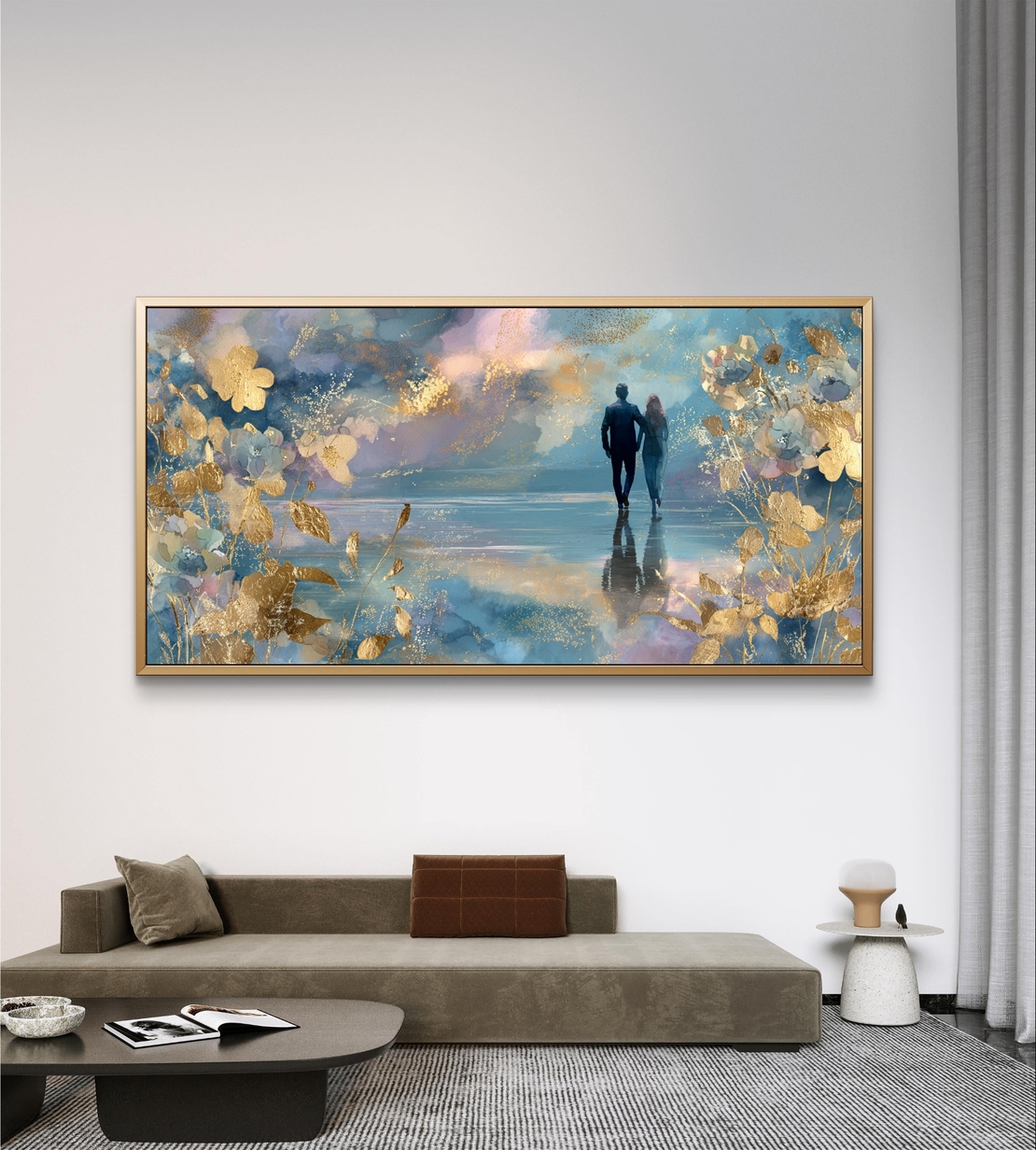 ציור זוג אמנותי בגווני כחול, סגול וזהב עם אווירה רכה ואלגנטית