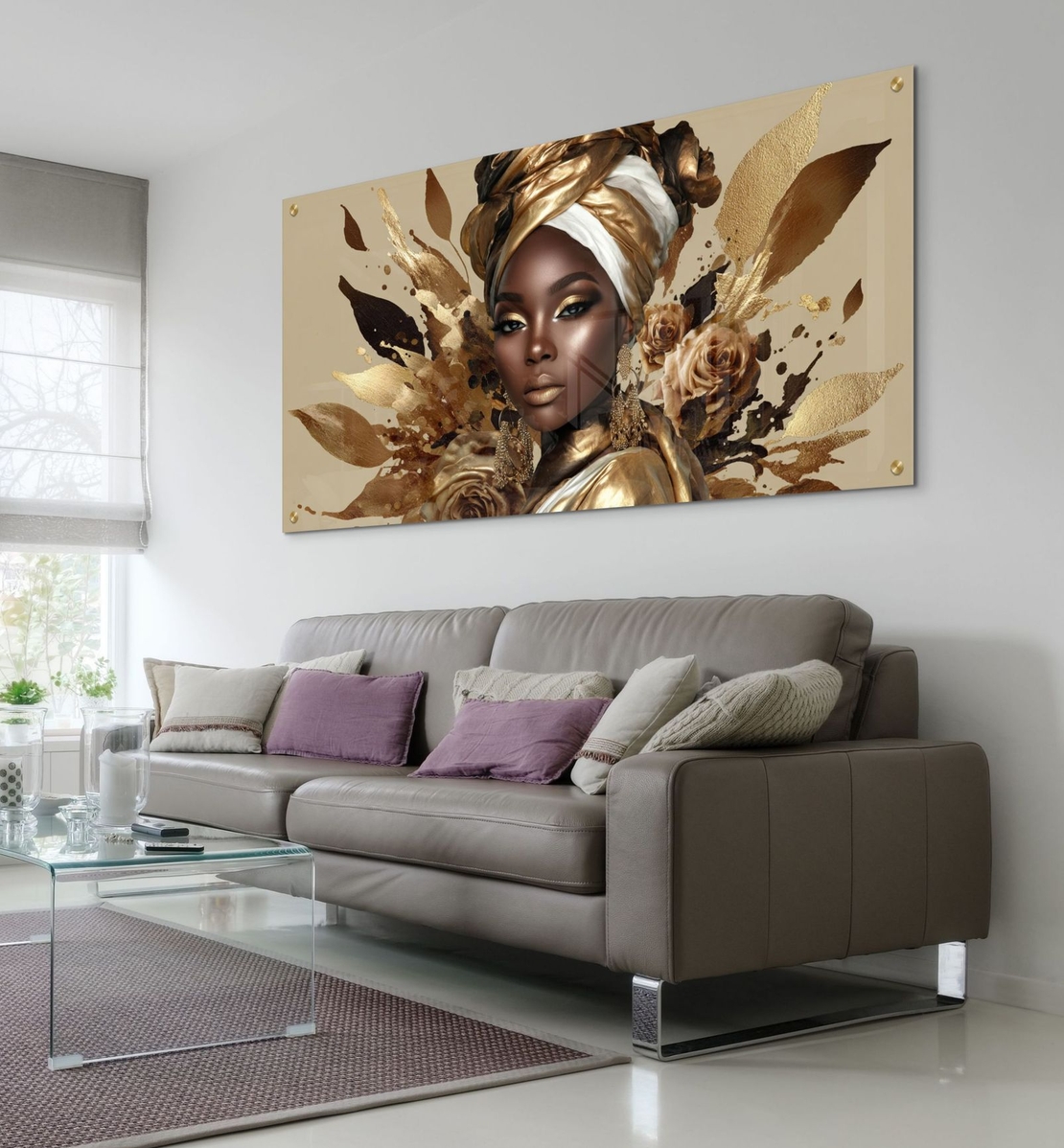 תמונת זכוכית לרוחב עם דיוקן נשי בגווני זהב ועיצוב יוקרתי