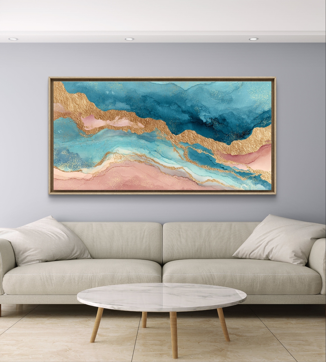 תמונת קנבס לרוחב בעיצוב אבסטרקטי עם זרימה בגווני תכלת, ורוד וקווים זהובים