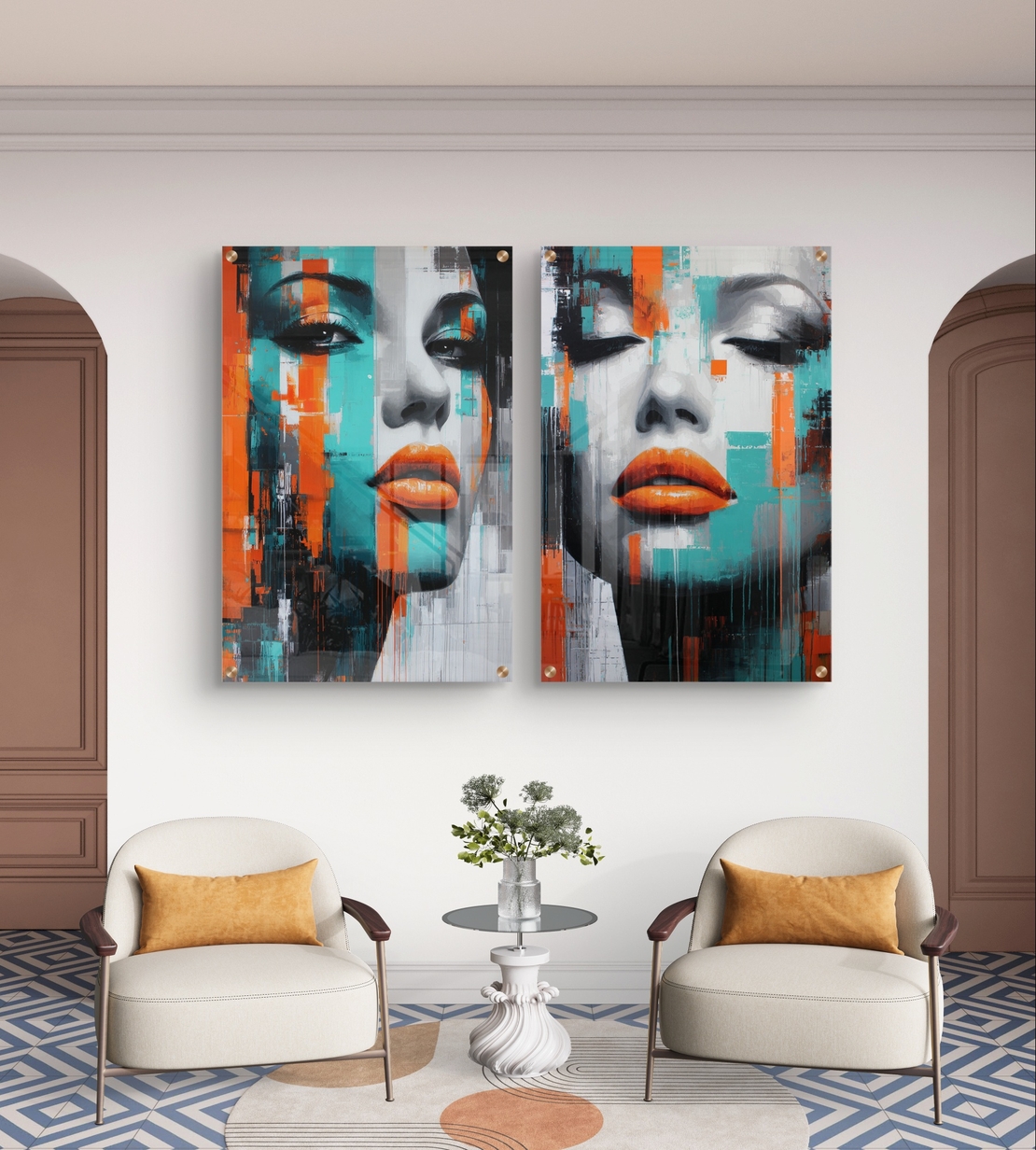 זוג תמונות זכוכית בסגנון אורבני עם פורטרט נשי בגווני טורקיז וכתום על רקע מופשט מודרני