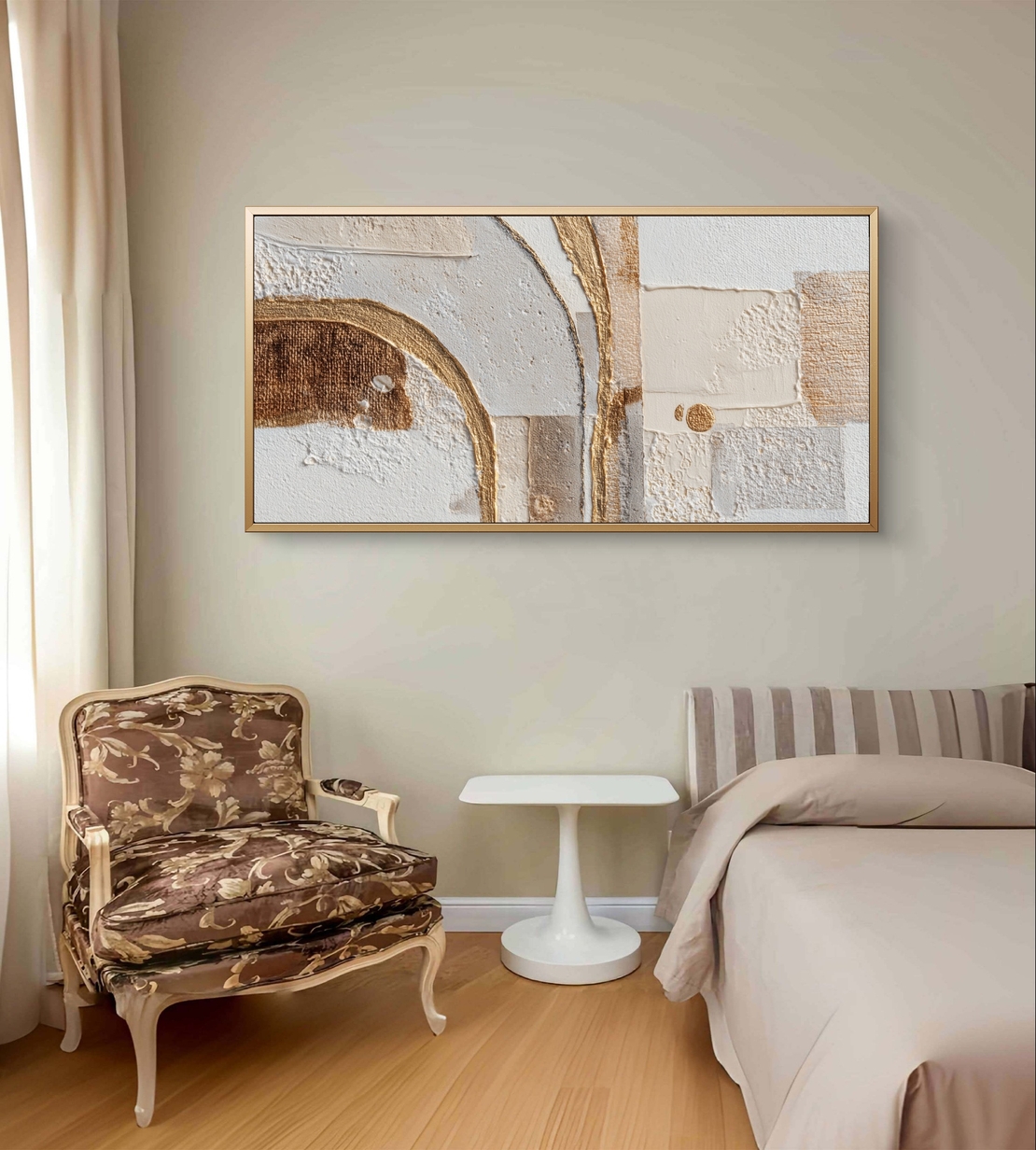 תמונת קנבס גדולה לסלון בעיצוב זהב ושמנת מבית תכשיט לבית