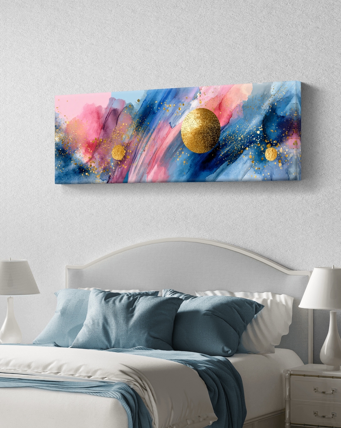 תמונת קנבס פנורמית צבעונית בגווני כחול וורוד עם נקודות זהב בהדפסה חלקה – תכשיט לבית