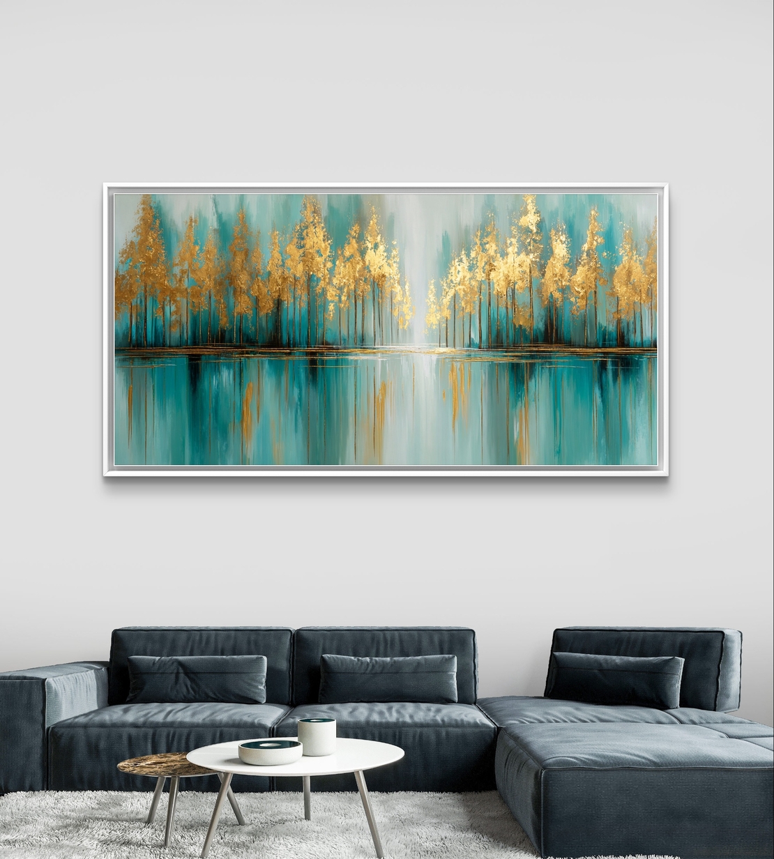 תמונת קנבס לרוחב עם עצים מופשטים בגווני טורקיז ונגיעות זהב המשתקפים במים, בהדפסה חלקה לעיצוב מודרני ויוקרתי.