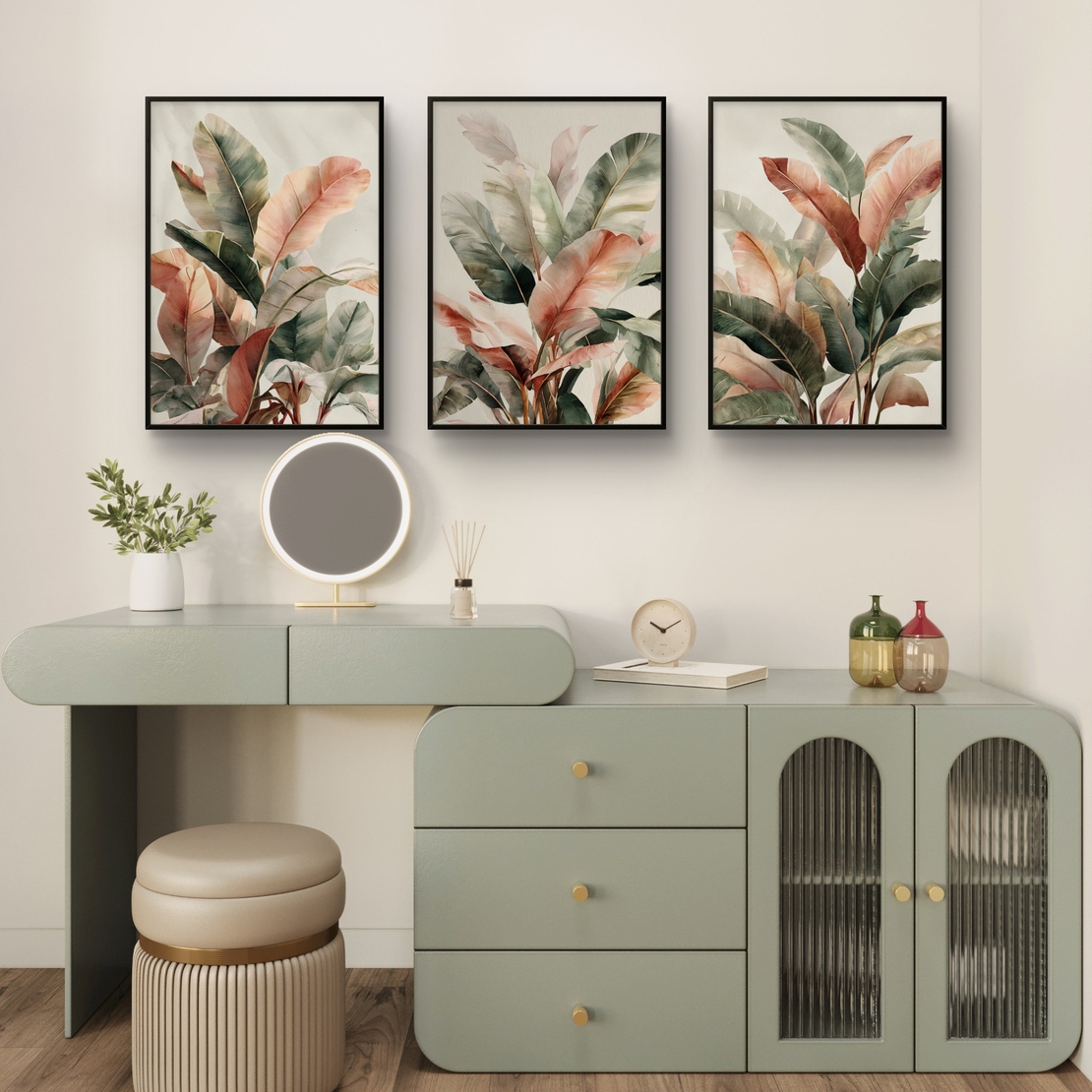 סט של שלוש תמונות קנבס עם איורי עלים בוטניים בגווני ירוק, שמנת וחום, בעיצוב עדין ומודרני לסלון.