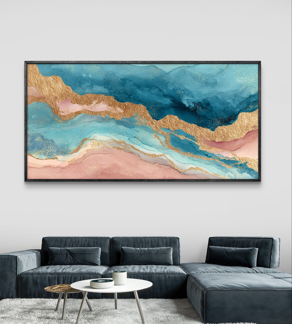 תמונת קנבס לרוחב בעיצוב אבסטרקטי עם זרימה בגווני תכלת, ורוד וקווים זהובים