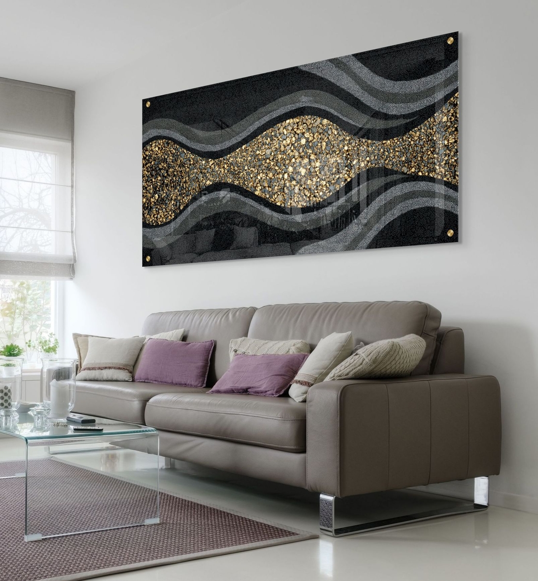 תמונת זכוכית רוחבית בגווני שחור ואפור עם מסלול אבני זהב מעוצב – תכשיט לבית