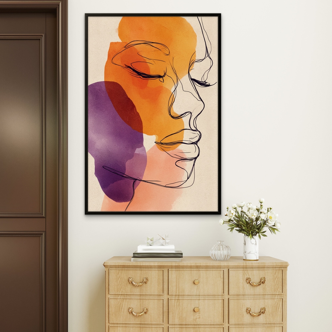 תמונת קנבס של דמות נשית בסגנון קווי עם כתמי צבע בגווני כתום וסגול – NEXTGEN BY BAR