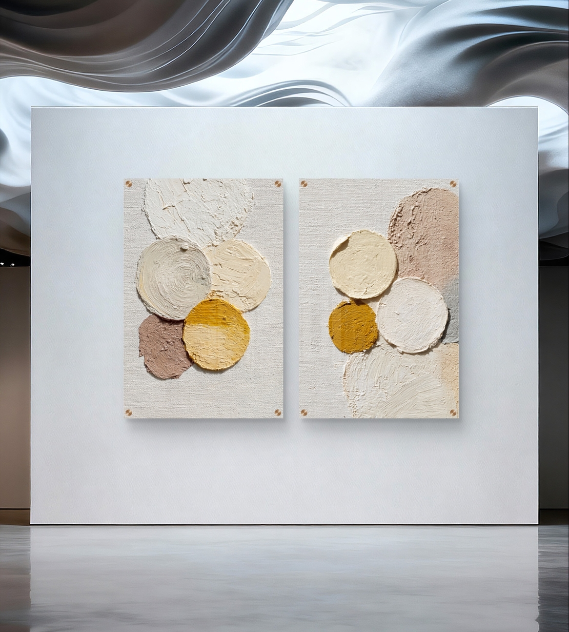 תמונת זכוכית זוגית בעיצוב אבסטרקטי מינימליסטי עם עיגולים בגווני שמנת, בז’ וחרדל, הדפסה חלקה וללא תבליט