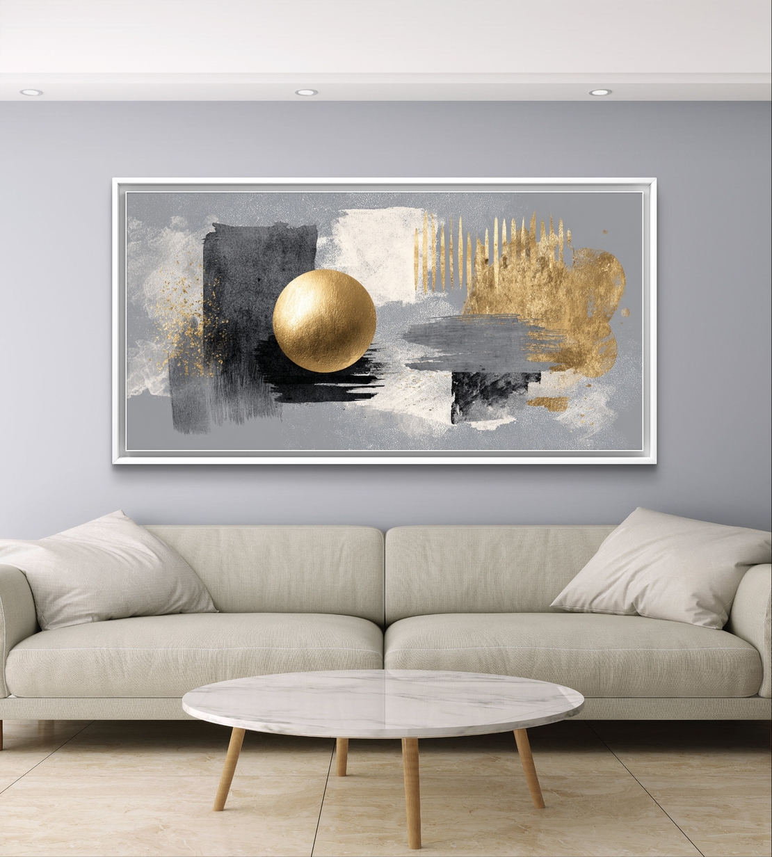 תמונת קנבס אבסטרקטית לרוחב בגווני אפור ושחור עם אלמנט עגול זהוב במרכז בעיצוב מודרני