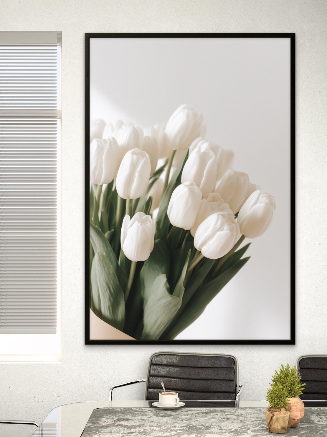 תמונת קנבס של זר טוליפים לבנים ברקע בהיר וסגנון נקי – NEXTGEN BY BAR