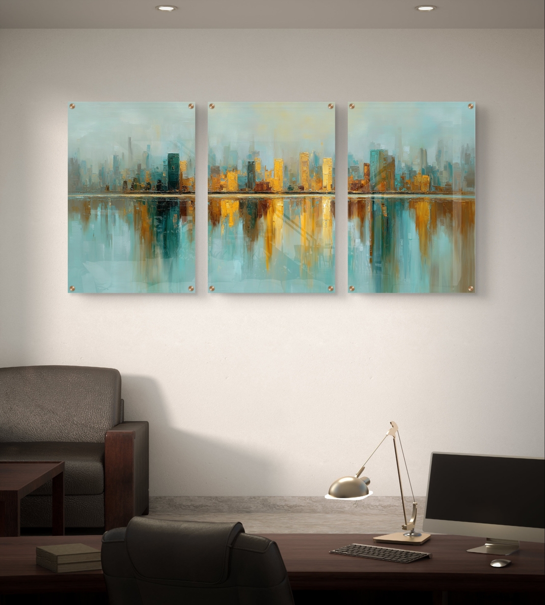 סט שלישייה של תמונות זכוכית אבסטרקטיות עם קו־רקיע עירוני בגווני תכלת וזהב והשתקפות מים