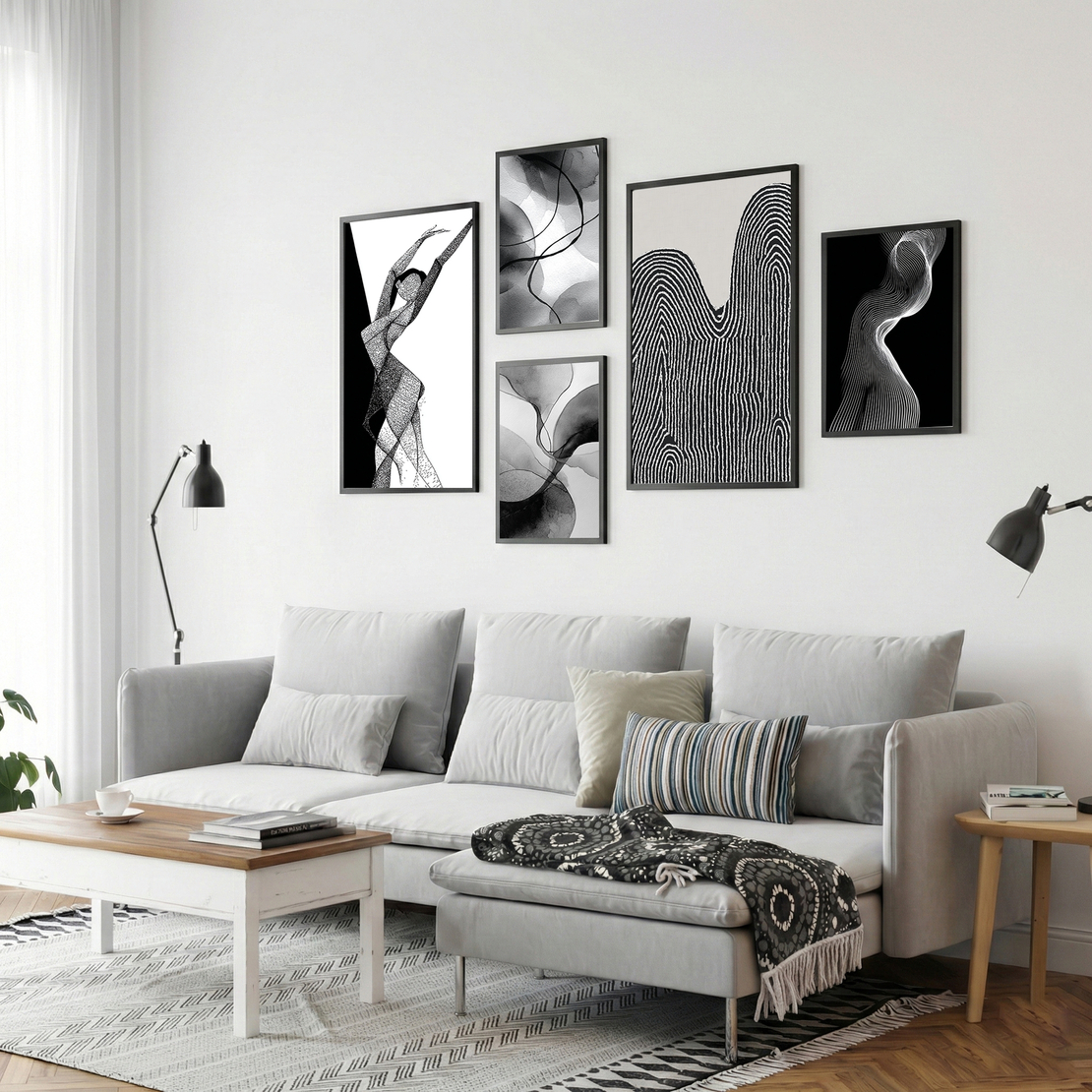 סט קנבס של חמש תמונות אבסטרקטיות בשחור ולבן בעיצוב מודרני ומינימליסטי