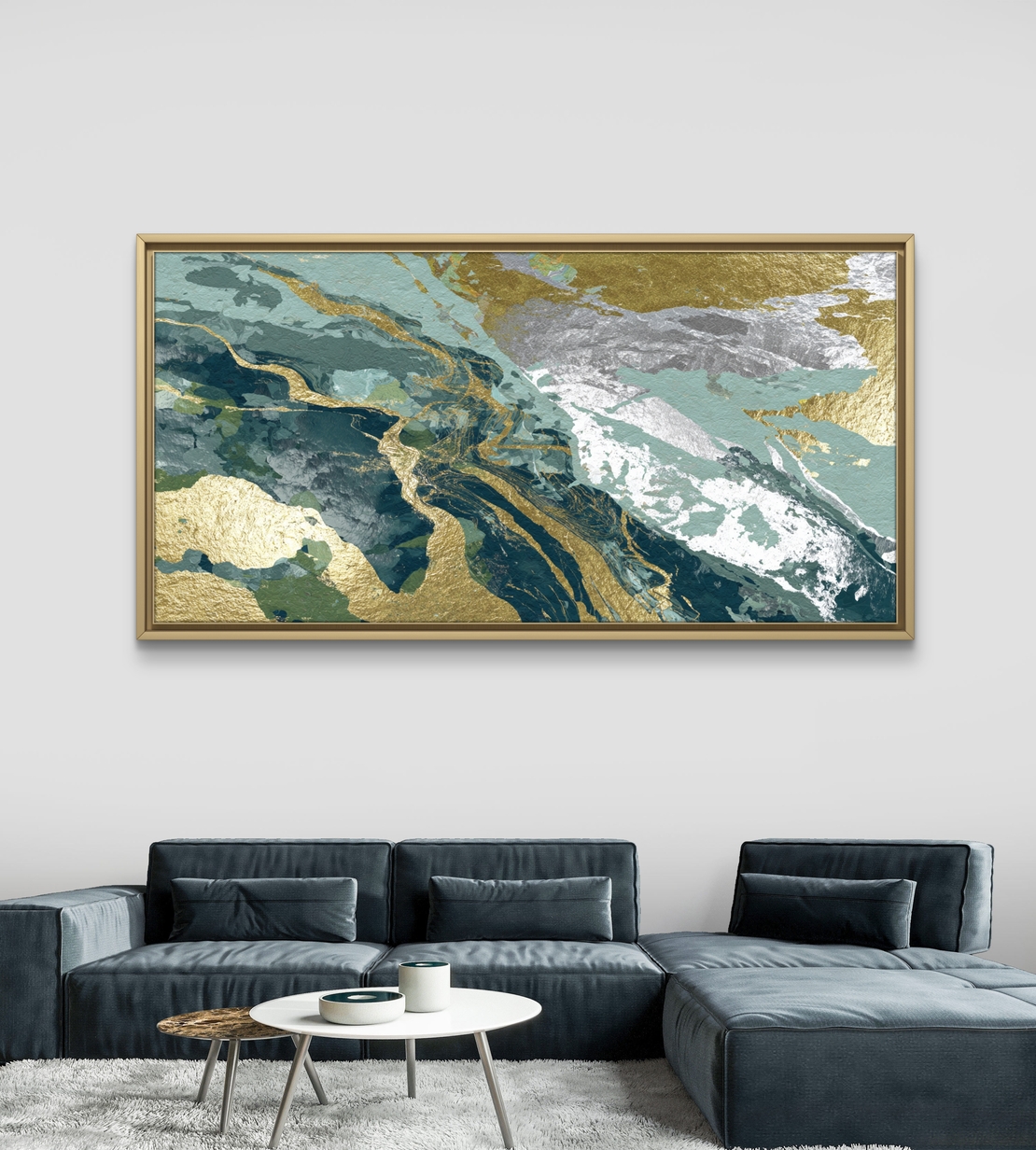 קנבס אבסטרקט מודרני עם שכבות טורקיז וזהב, טקסטורה גיאודית ומראה אלגנטי לסלון