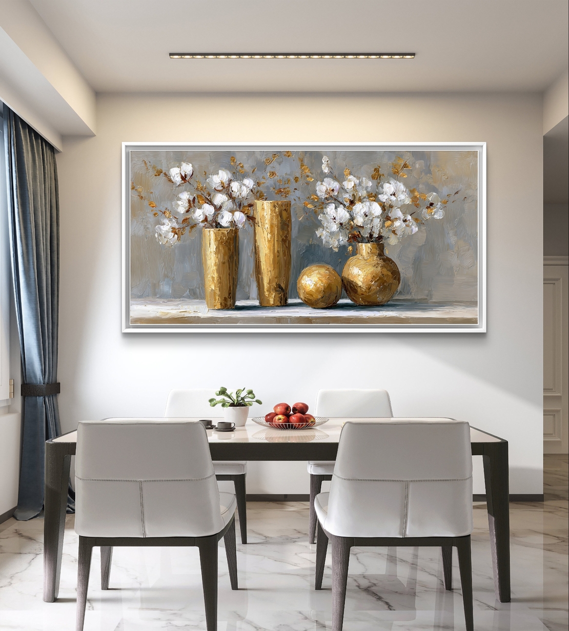 קנבס אלגנטי לפינת אוכל עם אגרטלים מוזהבים ופריחה לבנה, מרקם צבע עדין ומודרני