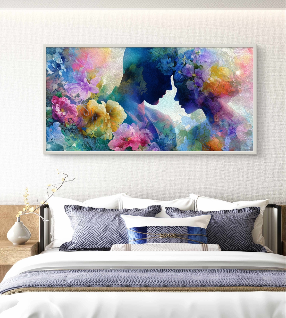 קנבס רומנטי גדול עם פרחים עשירים ורקע אמנותי עדין.