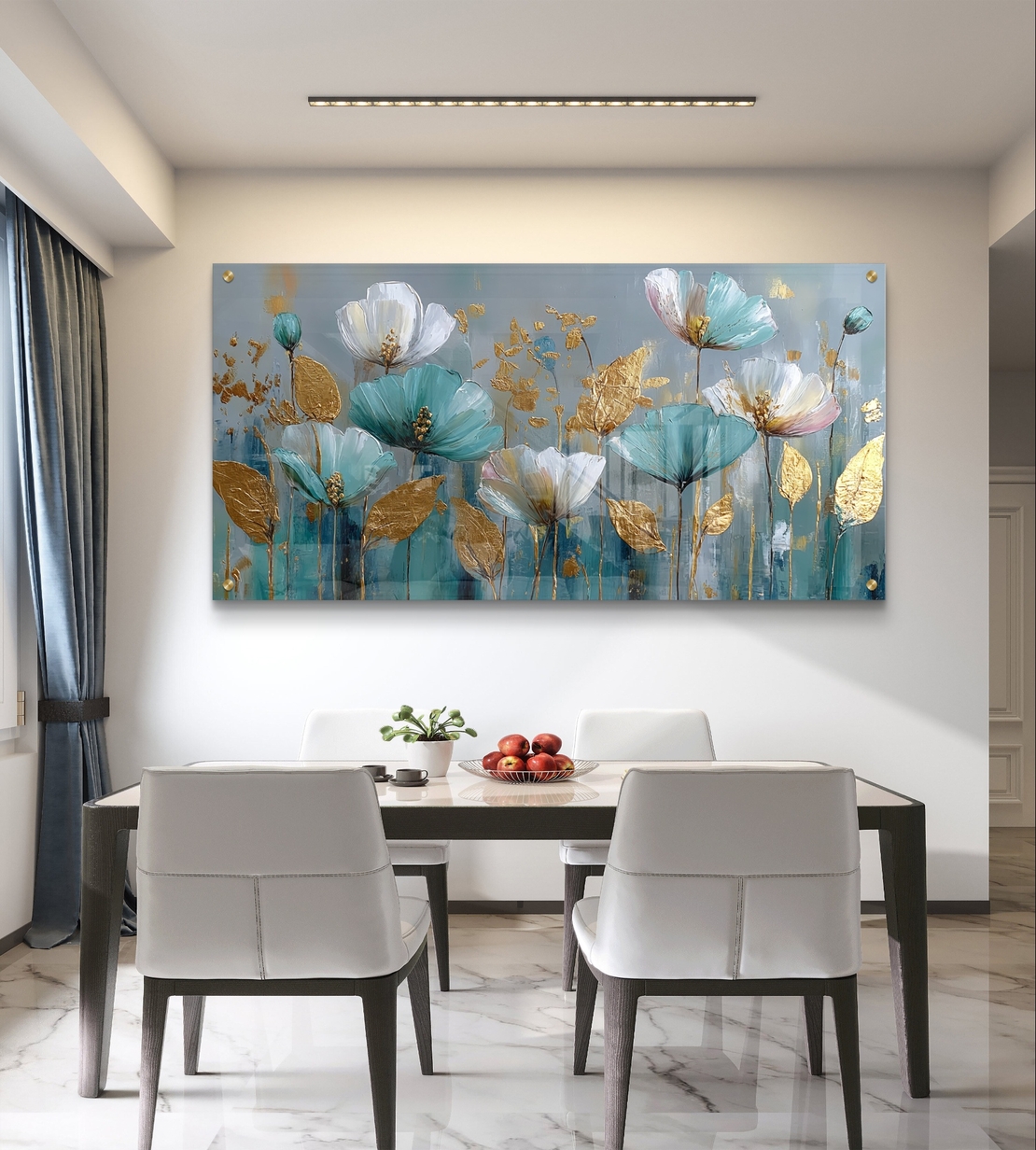 תמונת זכוכית לרוחב עם פרחים בגווני טורקיז ולבן ונגיעות זהב בעיצוב אלגנטי