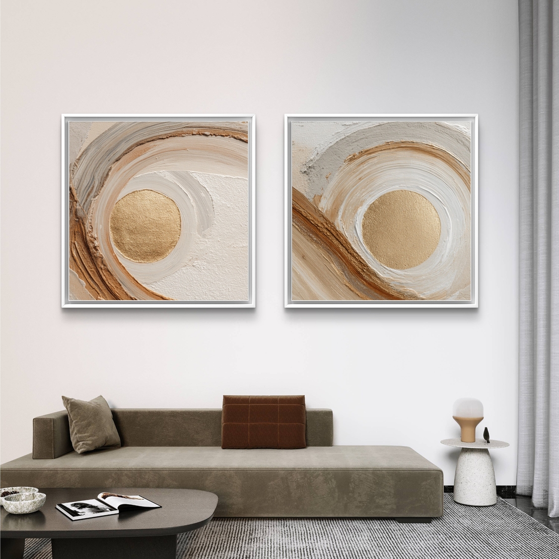 זוג תמונות קנבס מרובעות בגווני שמנת, חום וזהב עם תנועת מעגלים מודרנית – תכשיט לבית