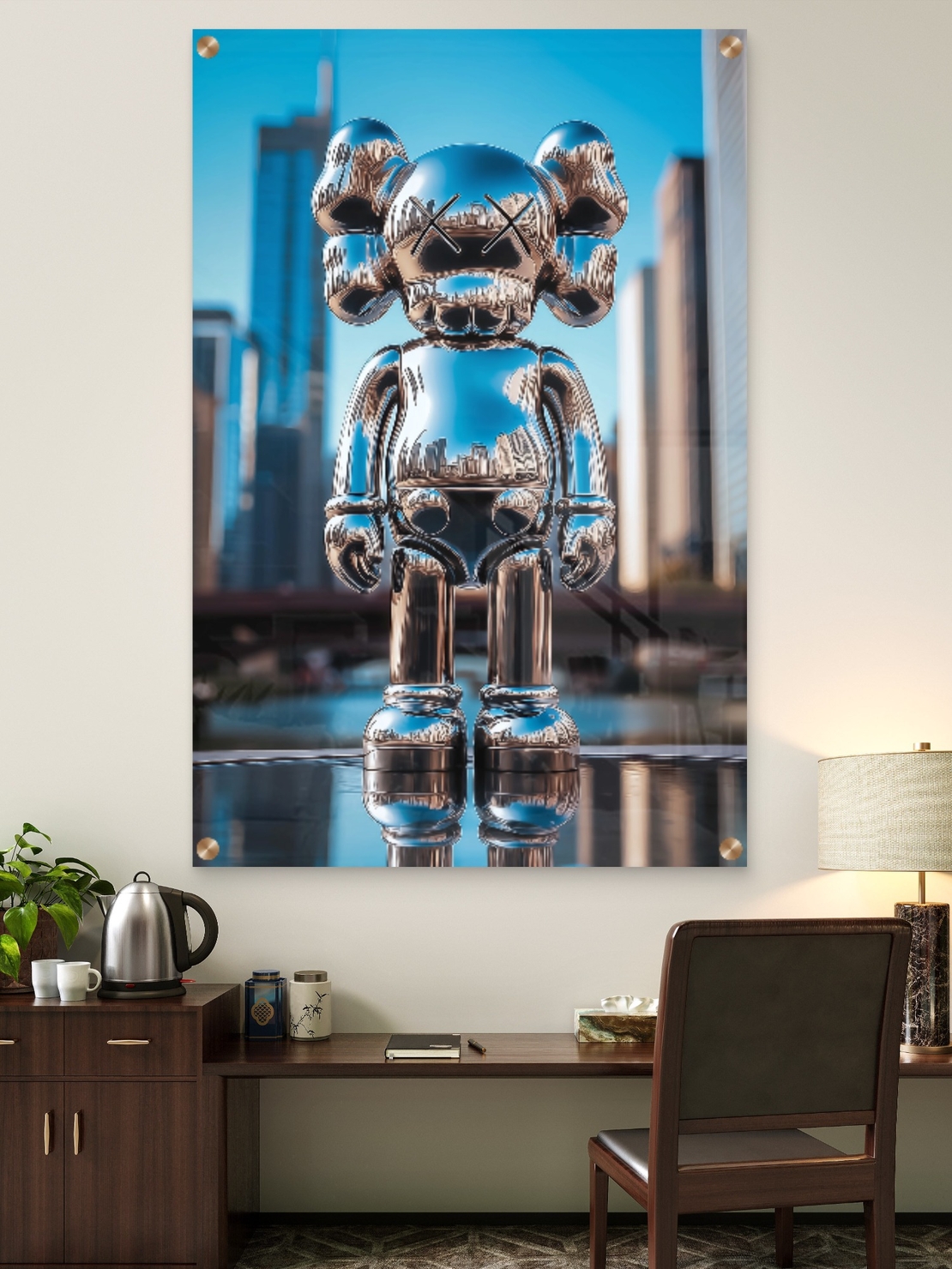 דמות כרום מבריקה עם השתקפות גורדי שחקים בתמונת זכוכית מעוצבת – NEXTGEN BY BAR