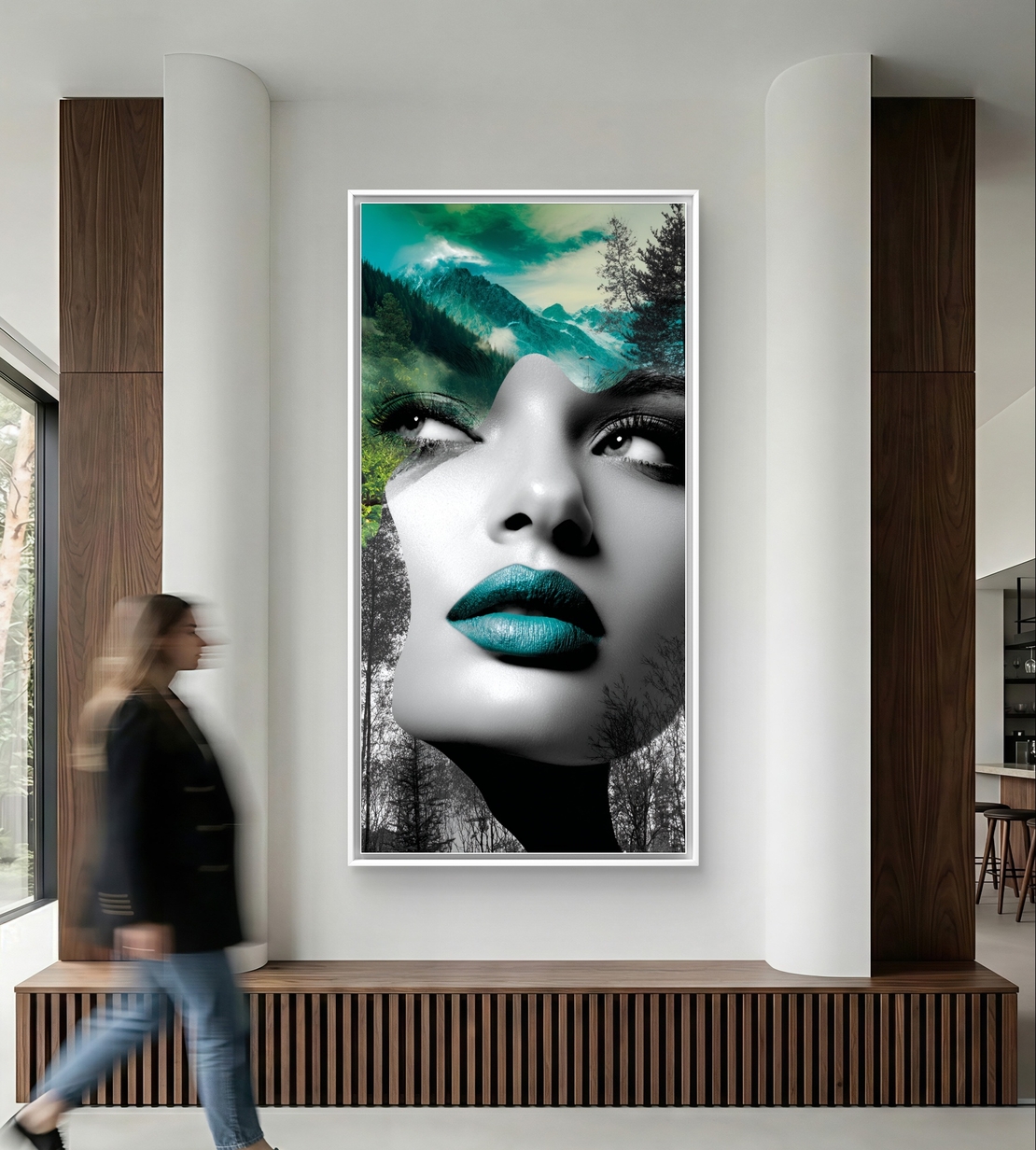 קנבס אנכי בעיצוב נשי עוצמתי עם שילוב טבע ופנים.