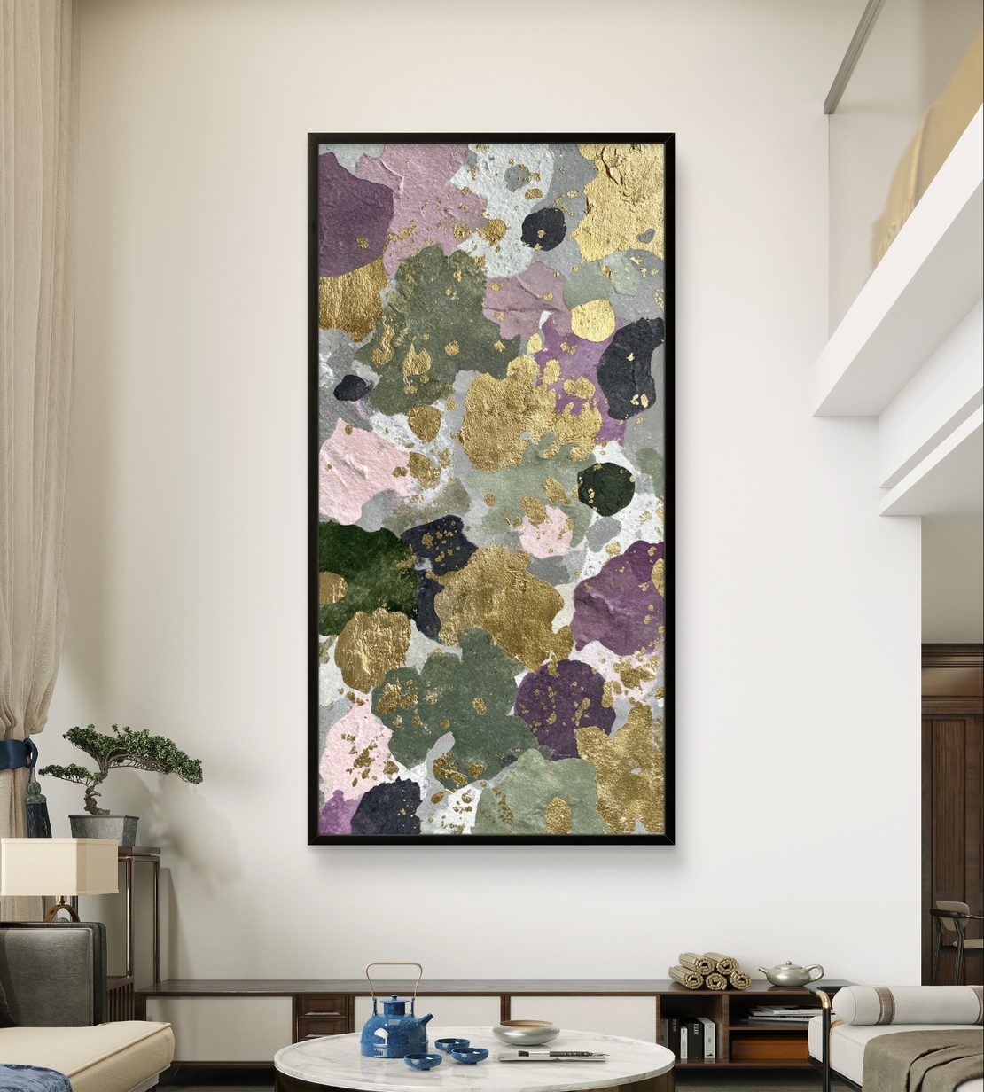 תמונת אמנות עכשווית עם שילוב צבעים טבעיים וזהב עשיר.