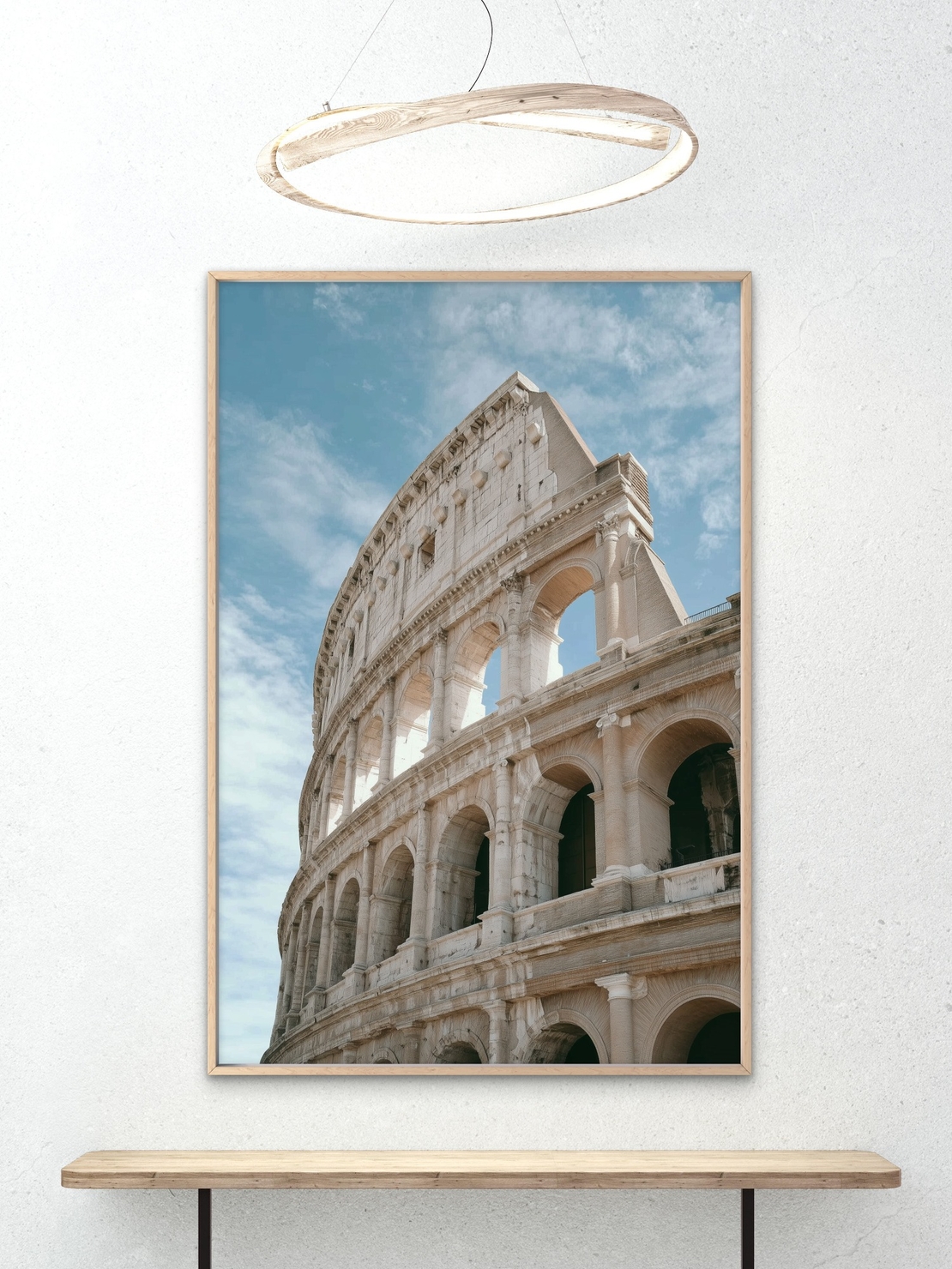 תמונת קנבס עוצמת הרומא – הקולוסיאום ברומא בצילום אדריכלי יוקרתי, מתוך קולקציית NEXTGEN BY BAR של תכשיט לבית, בהדפסה חלקה ואיכותית במיוחד.