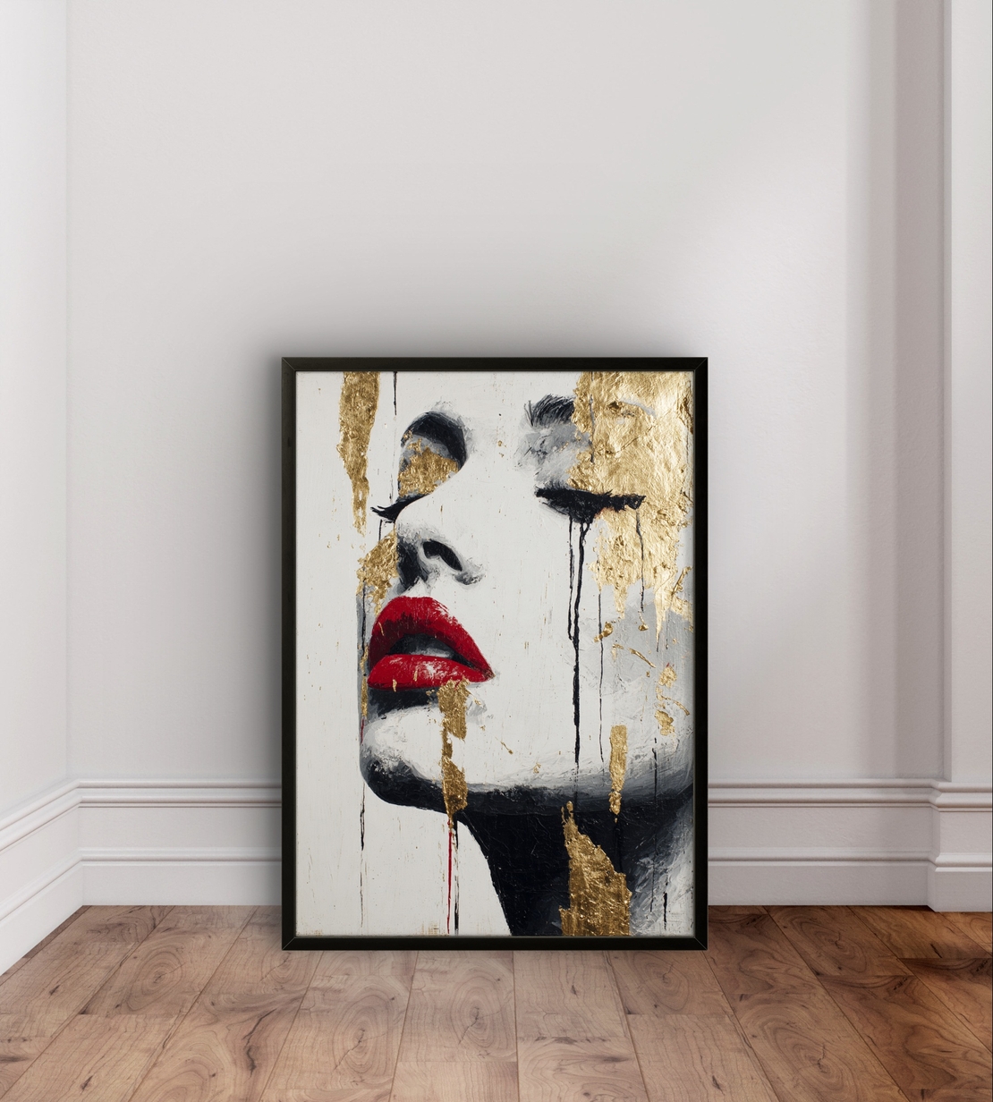 תמונת קנבס עם דיוקן נשי אבסטרקטי בגווני שחור ולבן, שפתיים אדומות ונגיעות זהב בעיצוב יוקרתי ודרמטי