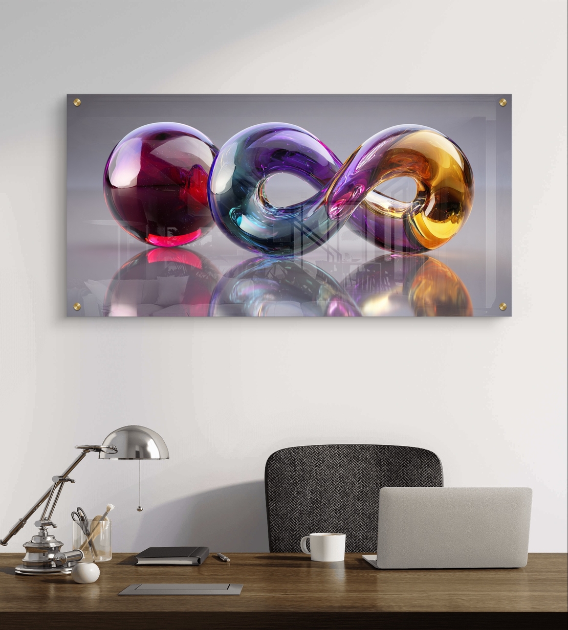 תמונת זכוכית לרוחב עם צורות אבסטרקטיות זורמות בגווני כחול, סגול וזהב בעיצוב מודרני יוקרתי