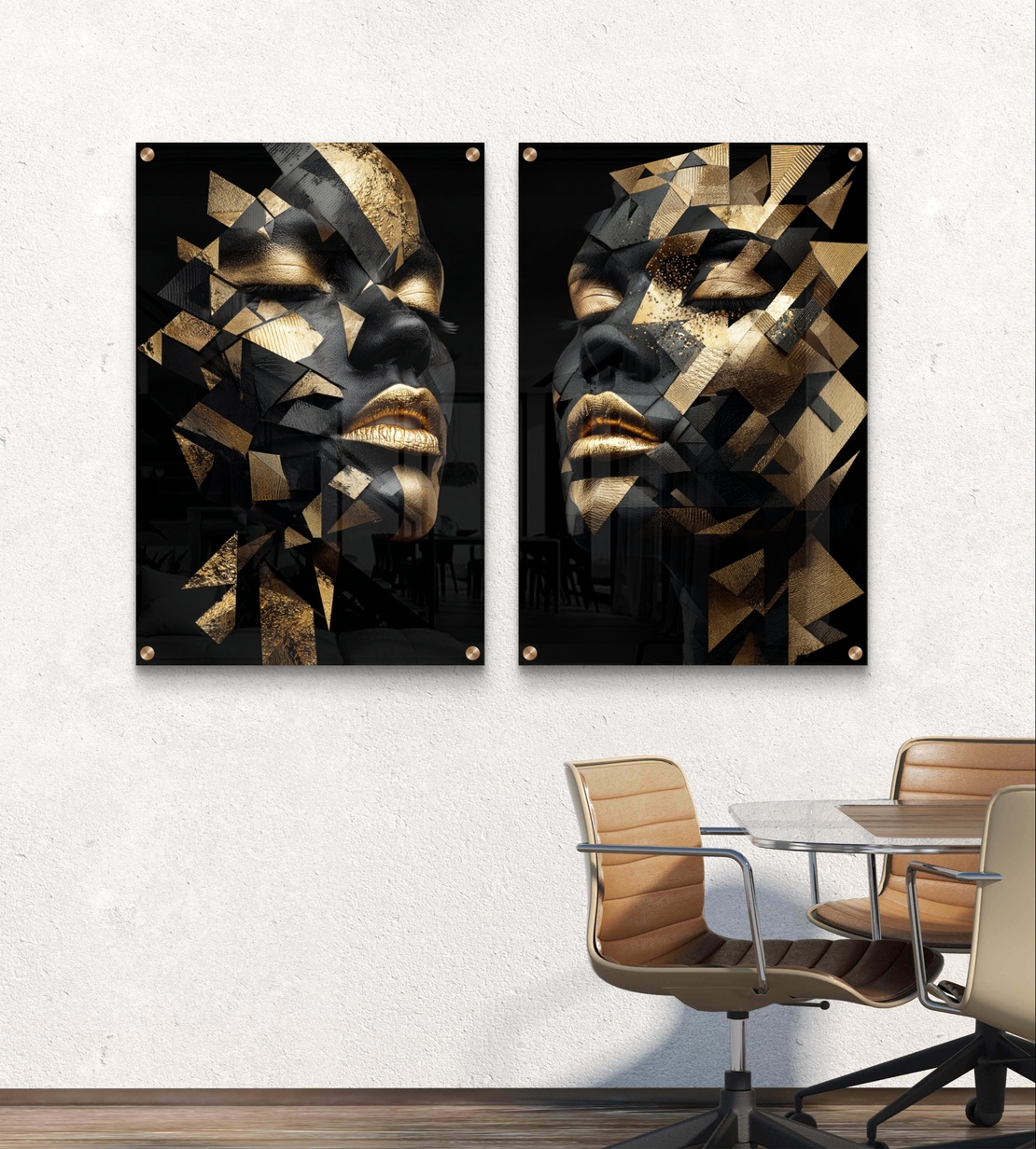 זוג תמונות זכוכית בעיצוב פורטרט מודרני בשחור וזהב עם פרגמנטים גיאומטריים יוקרתיים