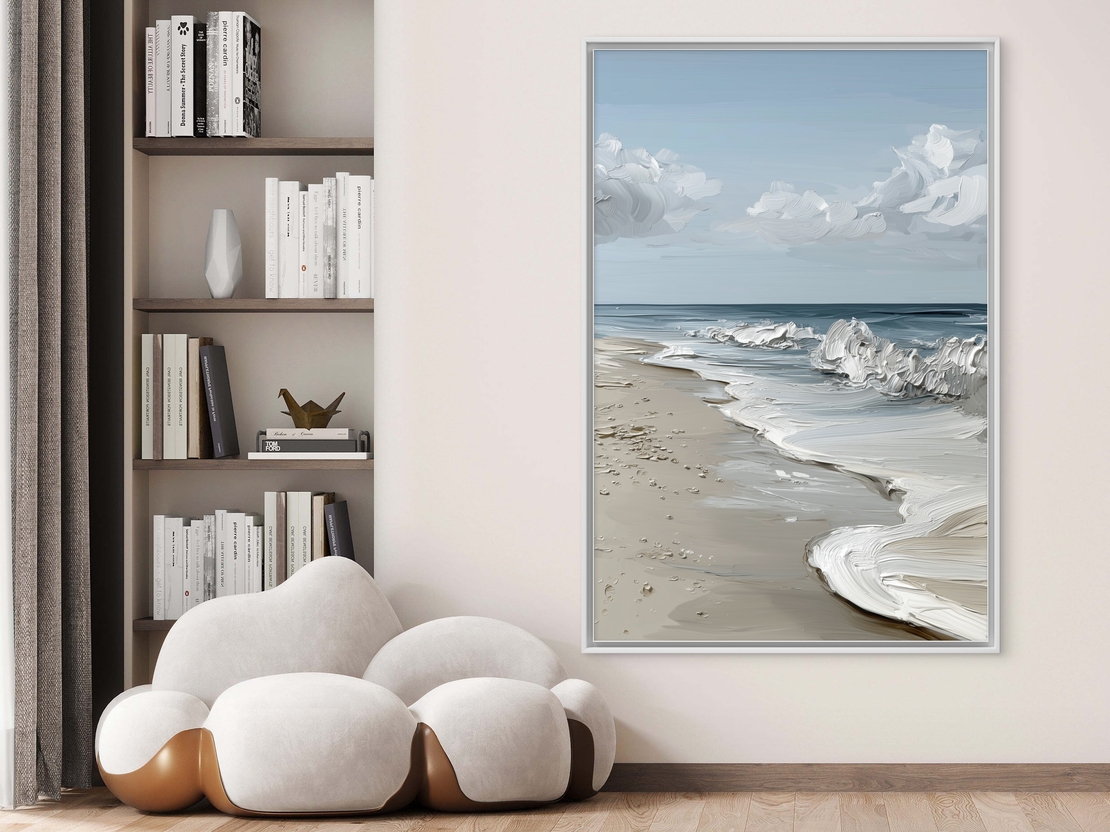 תמונת קנבס נשימת האוקיינוס – נוף ים רגוע עם גלים לבנים וחוף חול בהיר, בעיצוב יוקרתי מתוך קולקציית NEXTGEN BY BAR של תכשיט לבית.