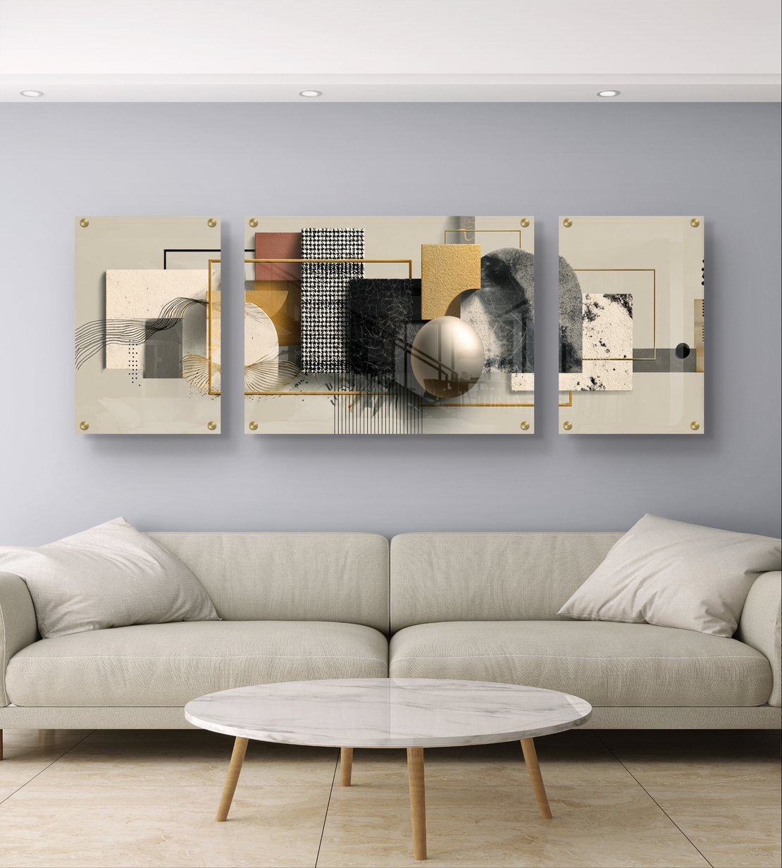 תמונת זכוכית מחולקת טריפטיכון בעיצוב מודרני בגווני שמנת, שחור וזהב – תכשיט לבית