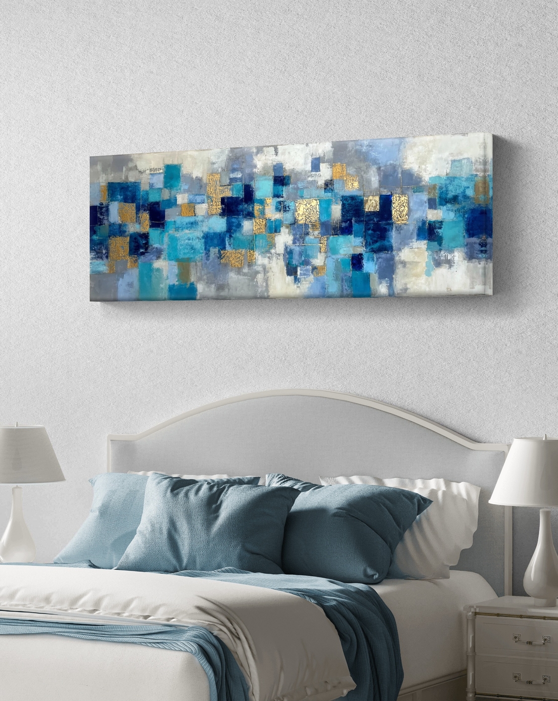 תמונת קנבס פנורמית מופשטת בגווני כחול וטורקיז עם נגיעות זהב – תכשיט לבית