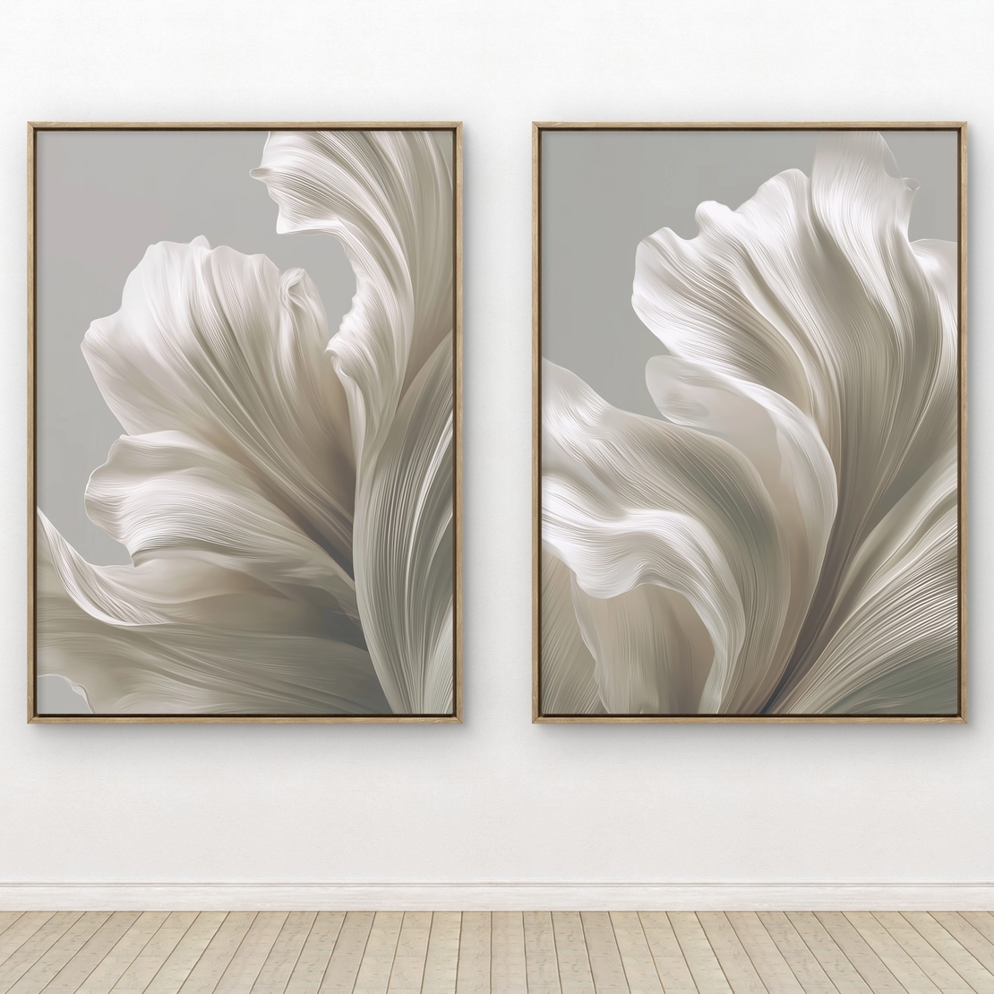 זוג תמונות קנבס בגווני שנהב רכים עם תנועה אלגנטית וזורמת מתוך קולקציית NEXTGEN BY BAR של תכשיט לבית.