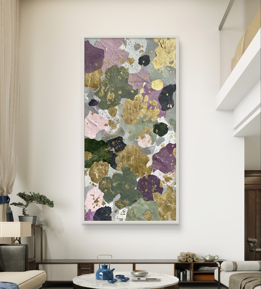 תמונה מודרנית לקיר גבוה בגווני ירוק, ורוד וסגול עם זהב מבריק.