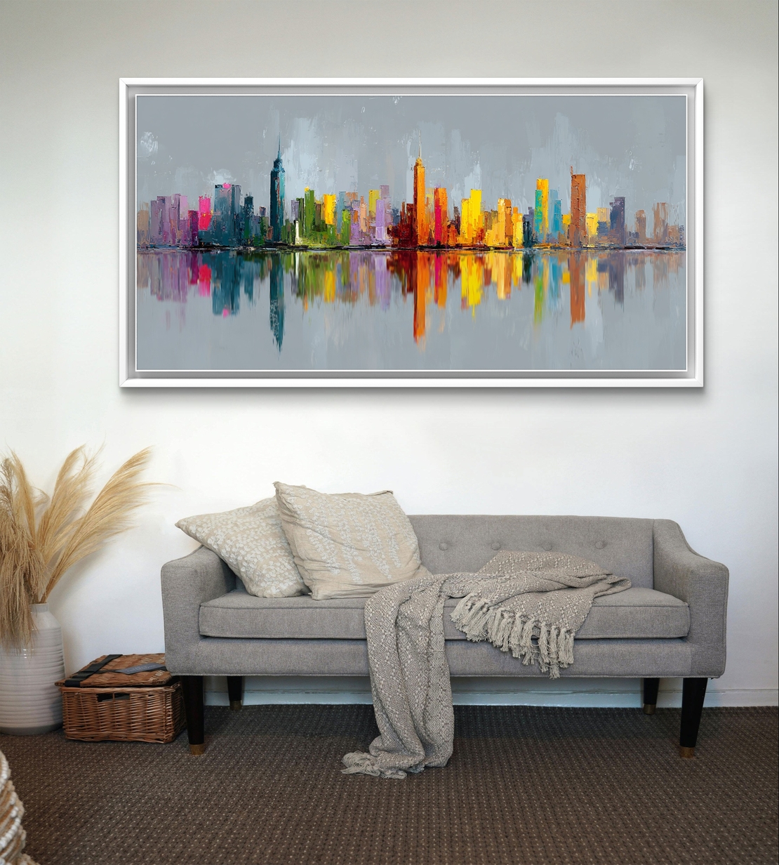 קנבס אורבני מודרני עם קו רקיע צבעוני והשתקפות נקייה, מתאים לקיר גדול בסלון