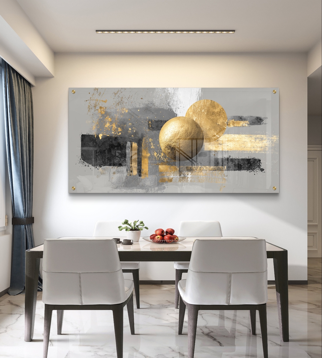 תמונת זכוכית לרוחב בעיצוב אבסטרקטי עם אלמנטים זהובים וגווני אפור מודרניים