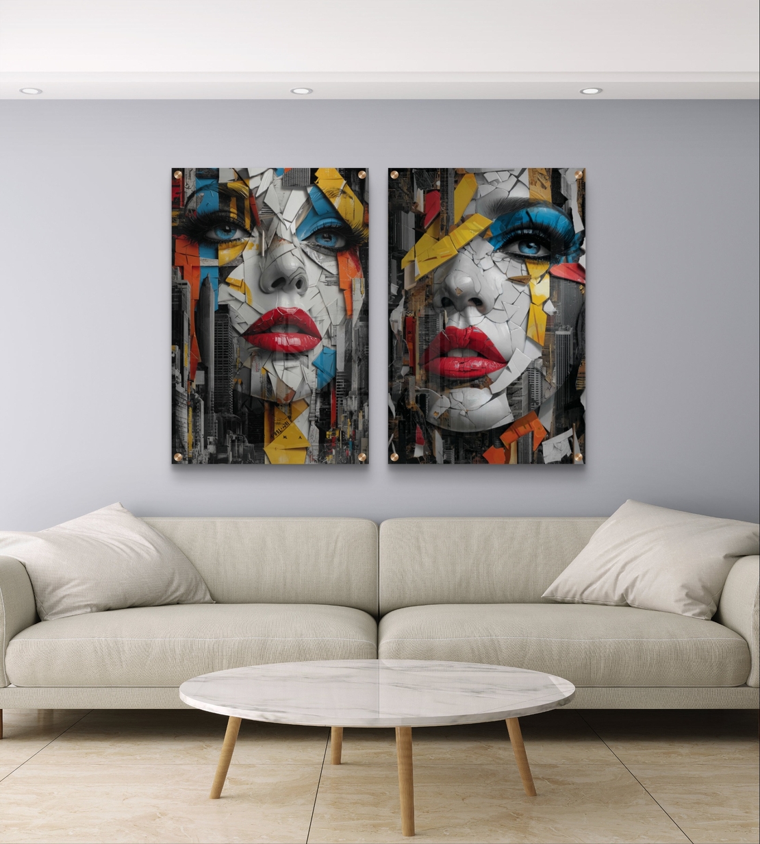 זוג תמונות זכוכית עם דיוקן נשי אבסטרקטי בצבעים דרמטיים ועיצוב מודרני יוקרתי