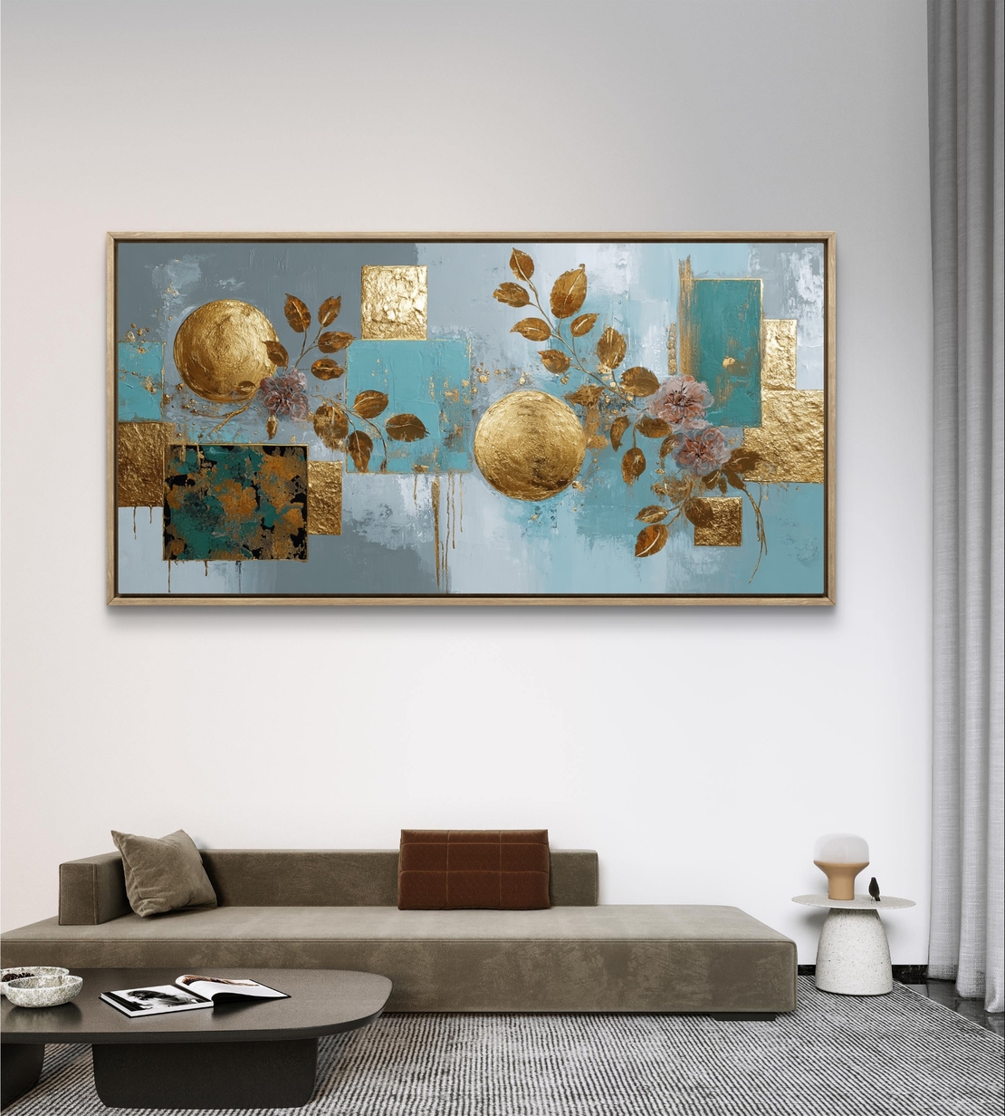 תמונת קנבס לרוחב בעיצוב אבסטרקטי בגווני תכלת וזהב עם אלמנטים גיאומטריים ועלים דקורטיביים לסלון