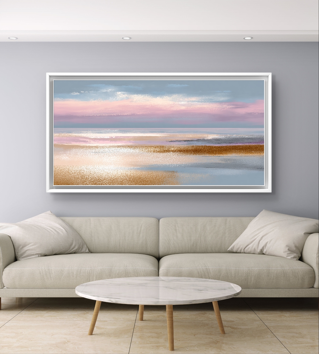 תמונת קנבס לרוחב בסגנון אבסטרקט נופי עם שכבות צבע רכות בגווני תכלת, ורוד ובז’, לעיצוב סלון רגוע ומואר