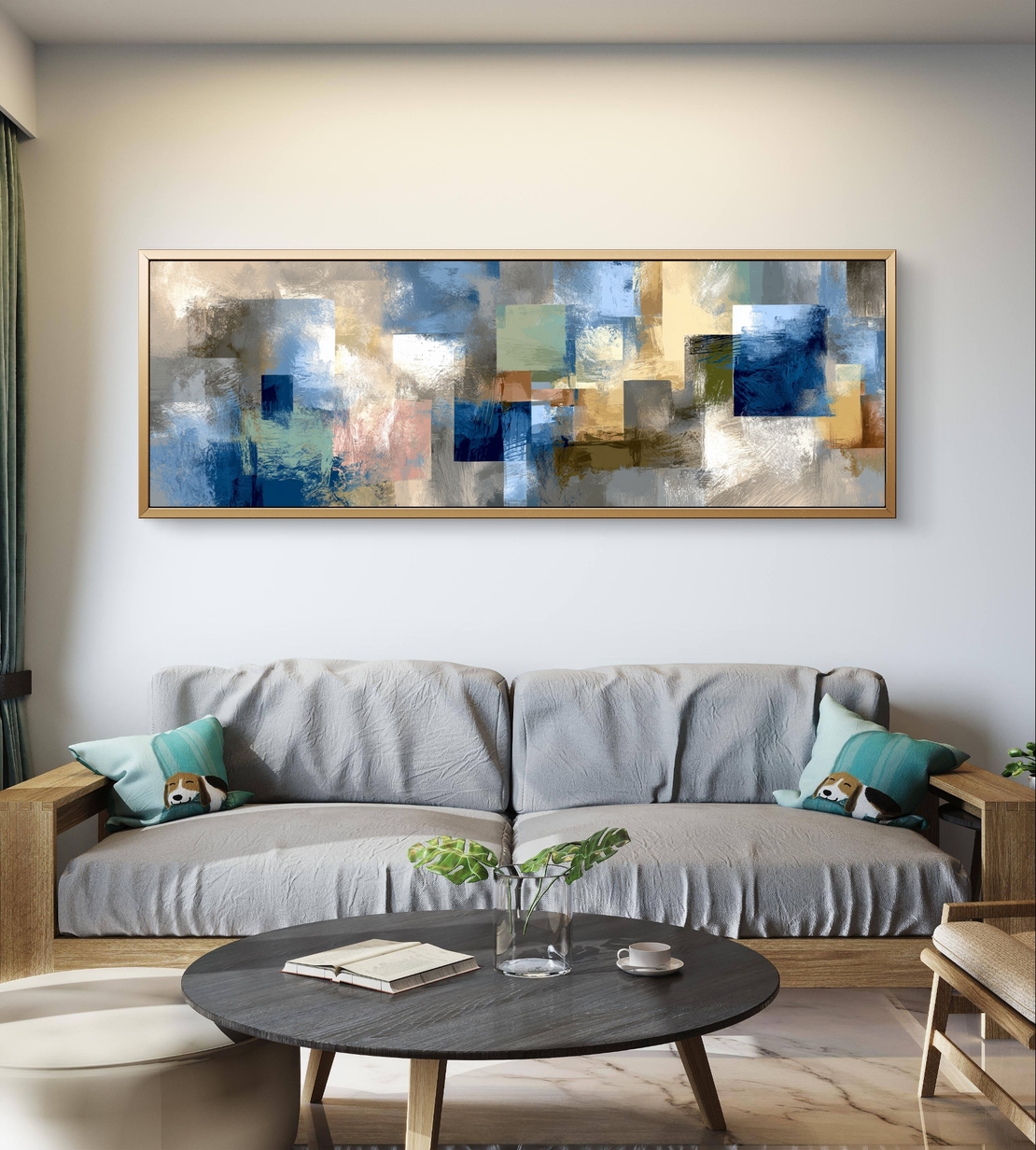 תמונת סלון מודרנית ורחבה עם קומפוזיציה גיאומטרית בגוונים בהירים