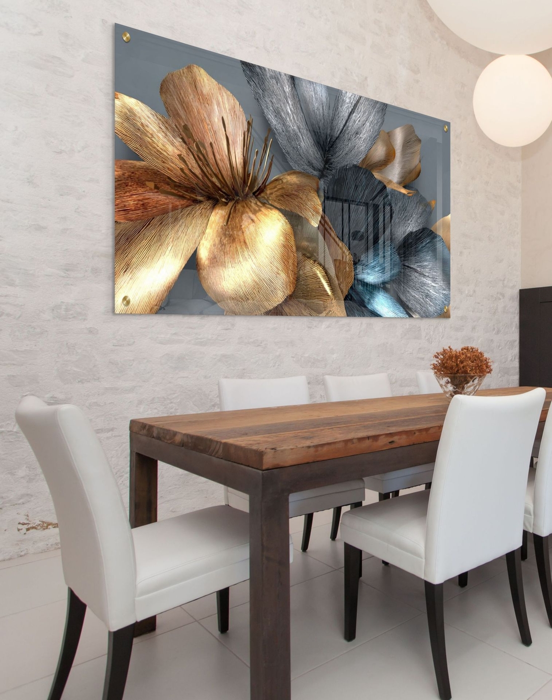 תמונת זכוכית רוחבית עם פרחים מטאליים בגווני זהב, נחושת וכסף – תכשיט לבית