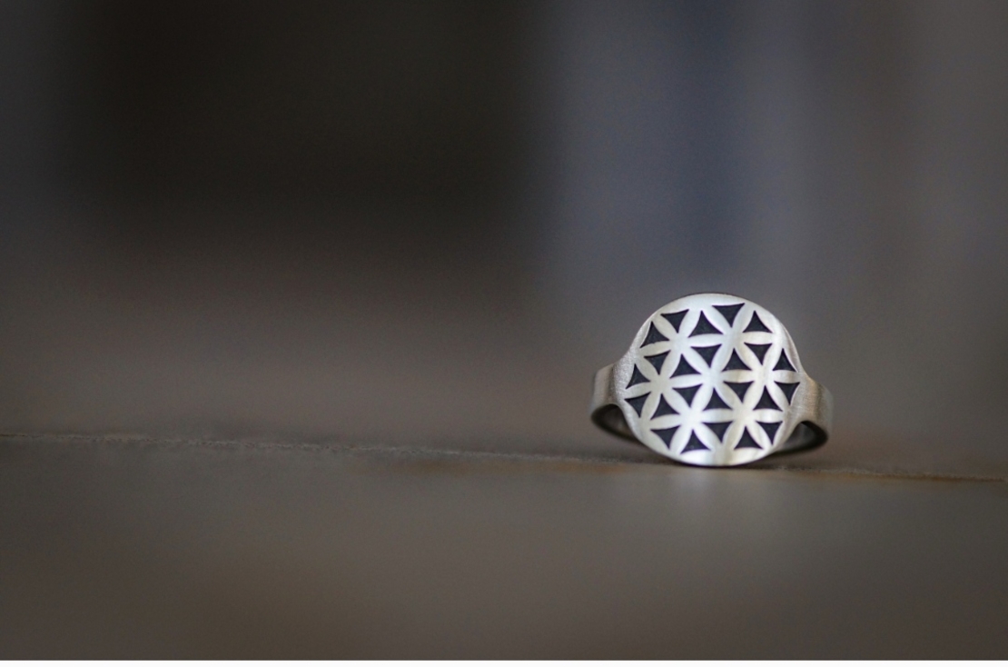 טבעת פרח החיים עגולה