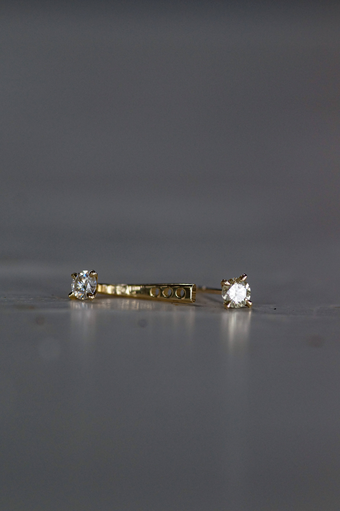 עגיל עניבה יהלום לבן