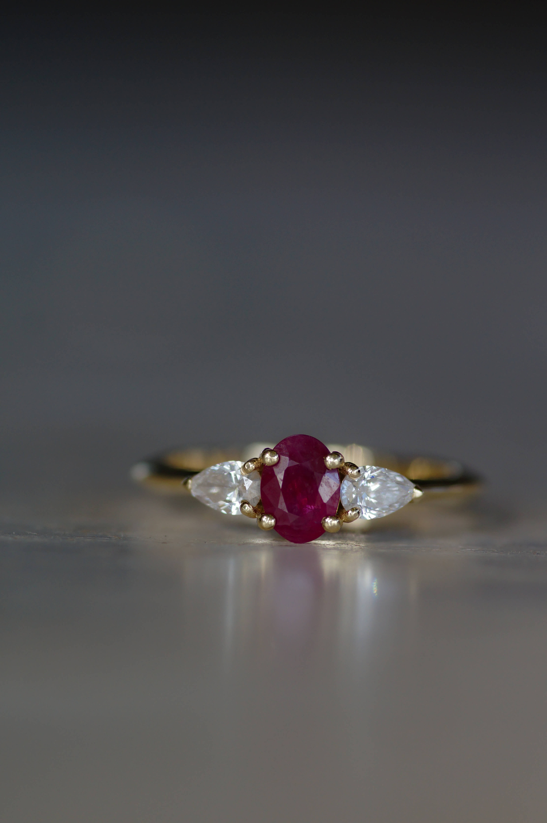 טבעת אמה רובי ויהלומי מעבדה