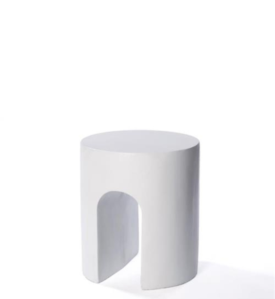 שולחן צד מפוליאסטר בצבע לבן