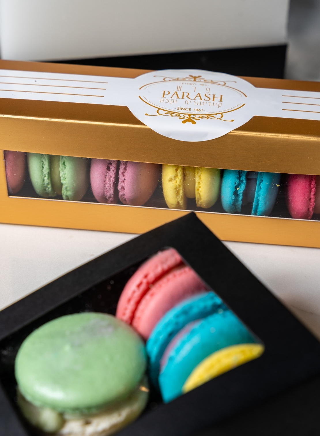 Individual macaroons | Halavi - Badatz